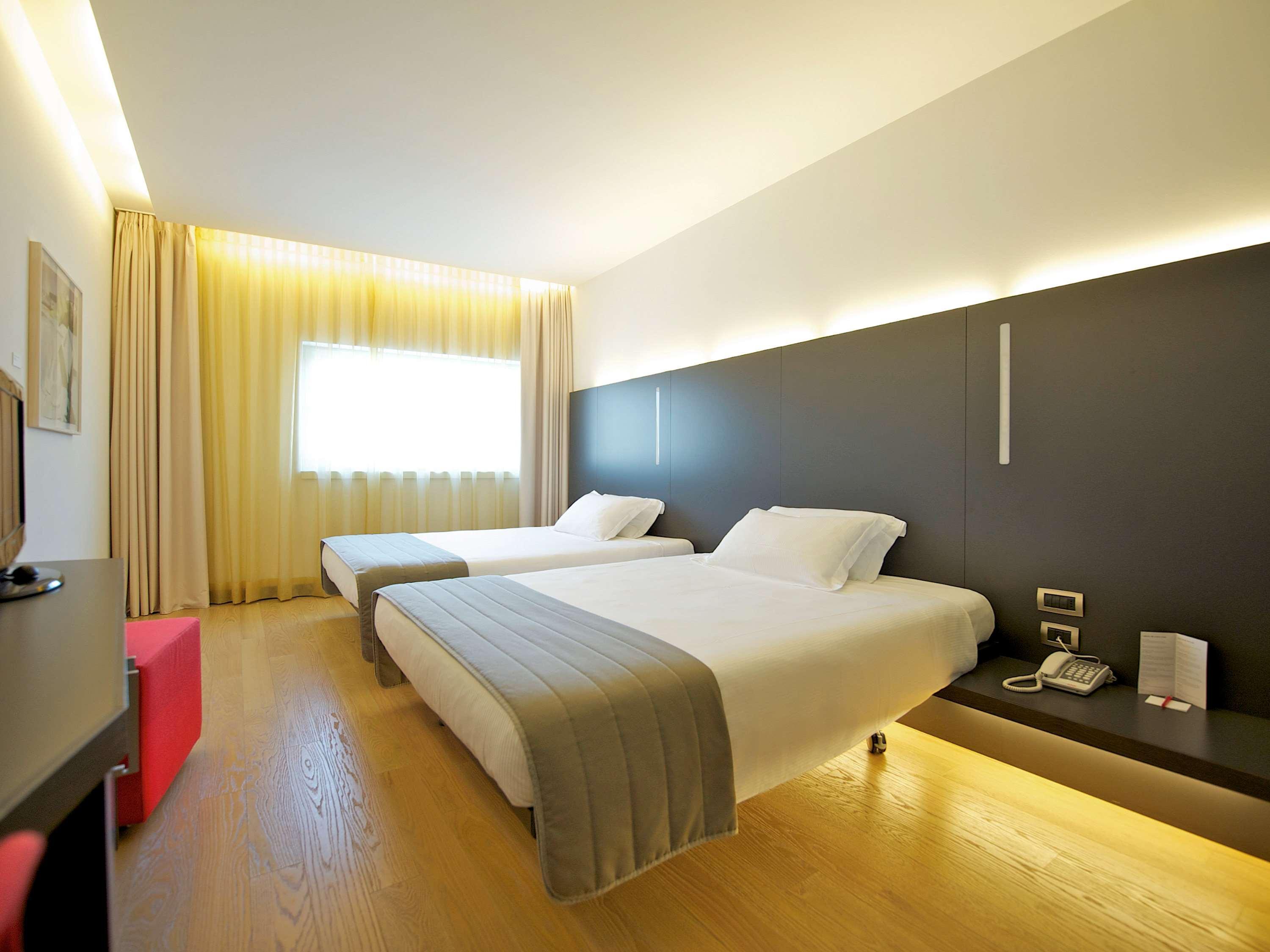 Mercure Nerocubo Rovereto Роверето Екстериор снимка