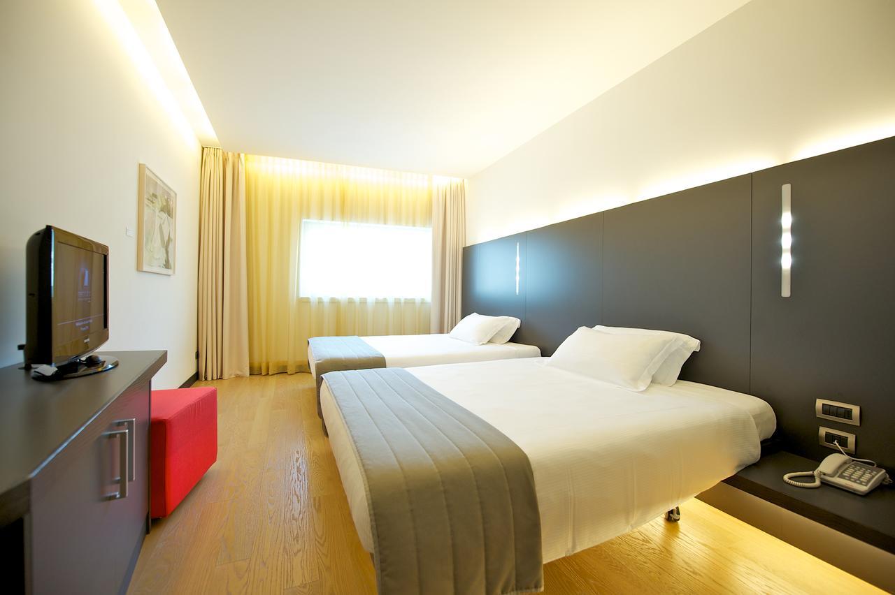 Mercure Nerocubo Rovereto Роверето Екстериор снимка